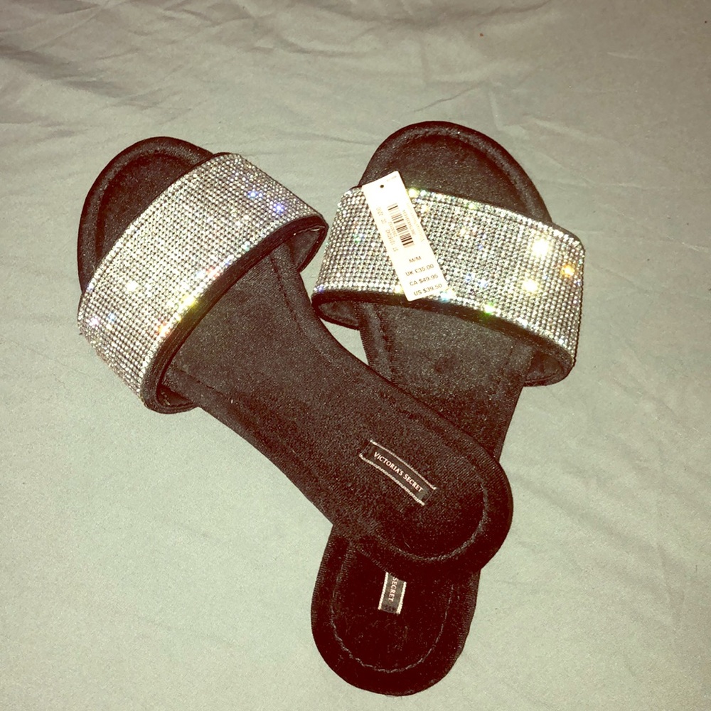 Glitz and Glam: Rhinestone Slippers! 🖤